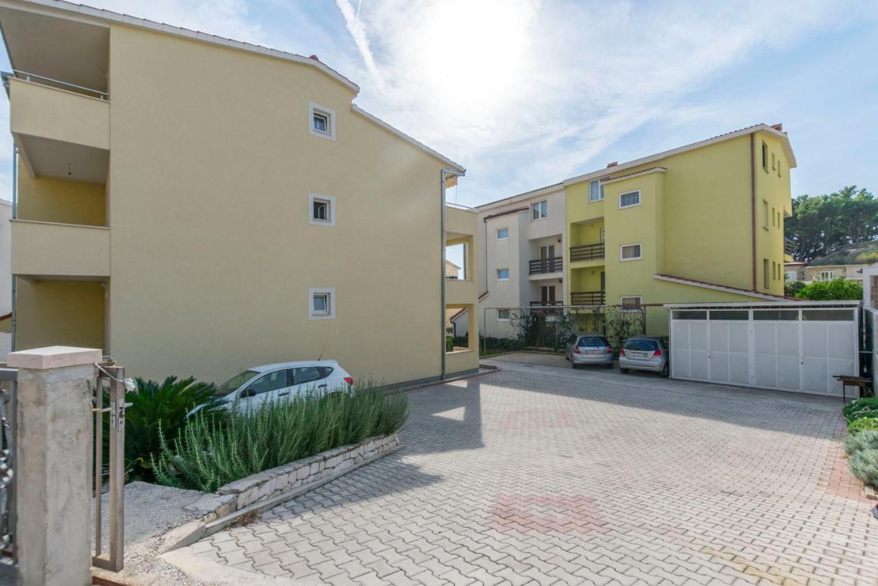 Apartment Dora Duće Esterno foto