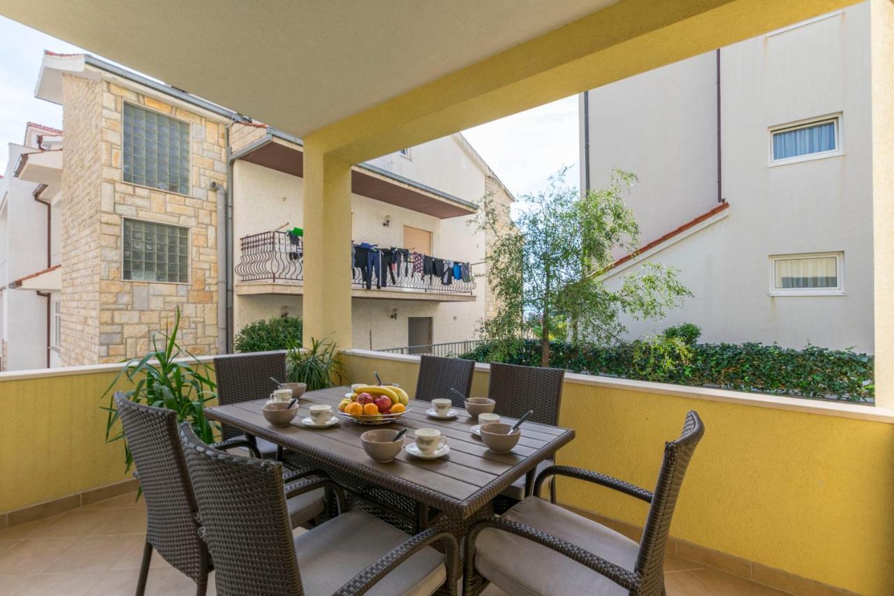 Apartment Dora Duće Esterno foto