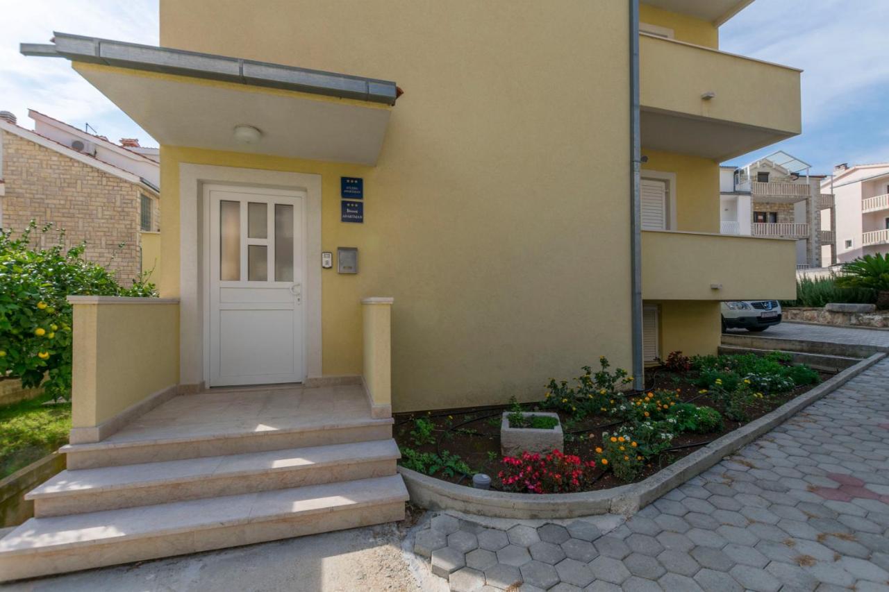 Apartment Dora Duće Esterno foto