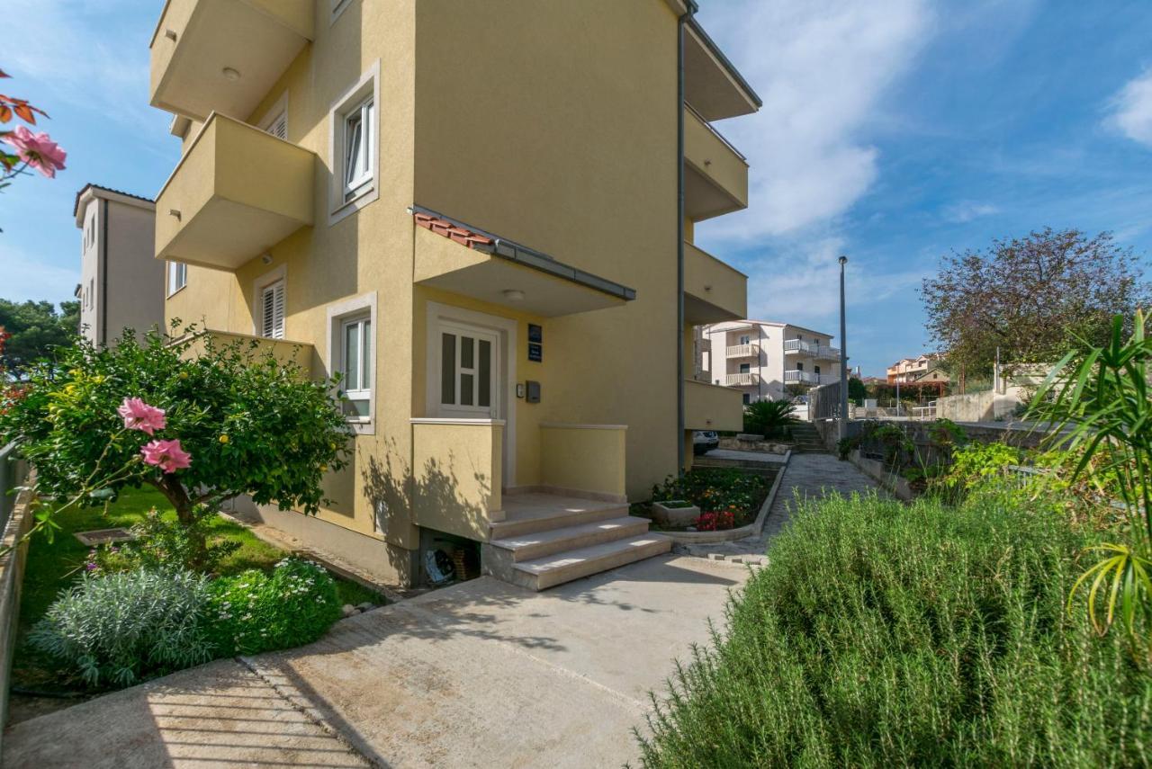Apartment Dora Duće Esterno foto